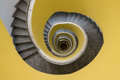 02 Die gelbe Treppe im Mediapark Köln
